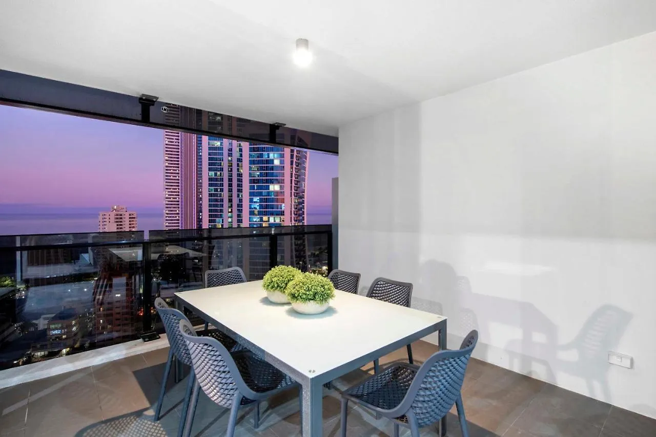 Three Bedroom Ocean View Apartments At Circle On Cavill - One Free Parking! - Self Contained & Privately Managed - Wow Stay Gold Coast