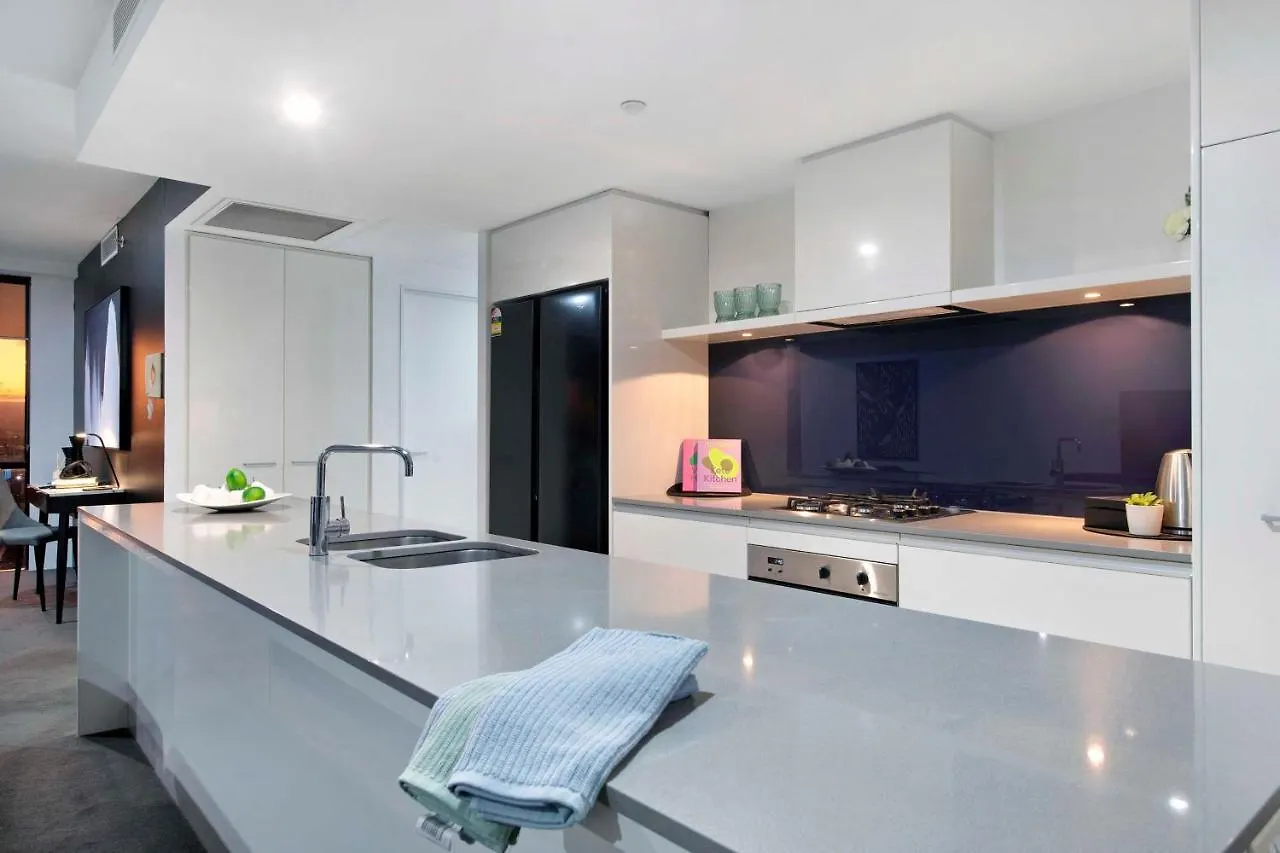 Three Bedroom Ocean View Apartments At Circle On Cavill - One Free Parking! - Self Contained & Privately Managed - Wow Stay Gold Coast