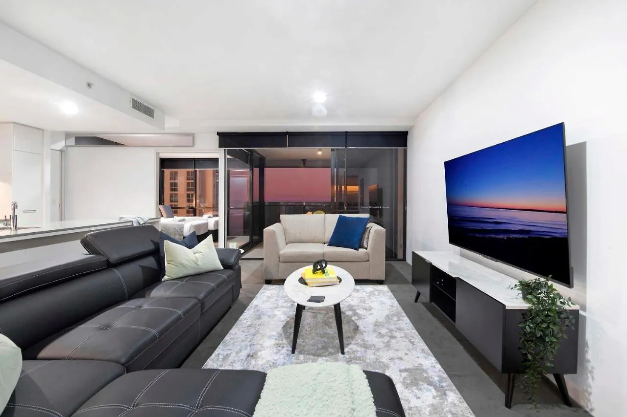 Three Bedroom Ocean View Apartments At Circle On Cavill - One Free Parking! - Self Contained & Privately Managed - Wow Stay Gold Coast Australia
