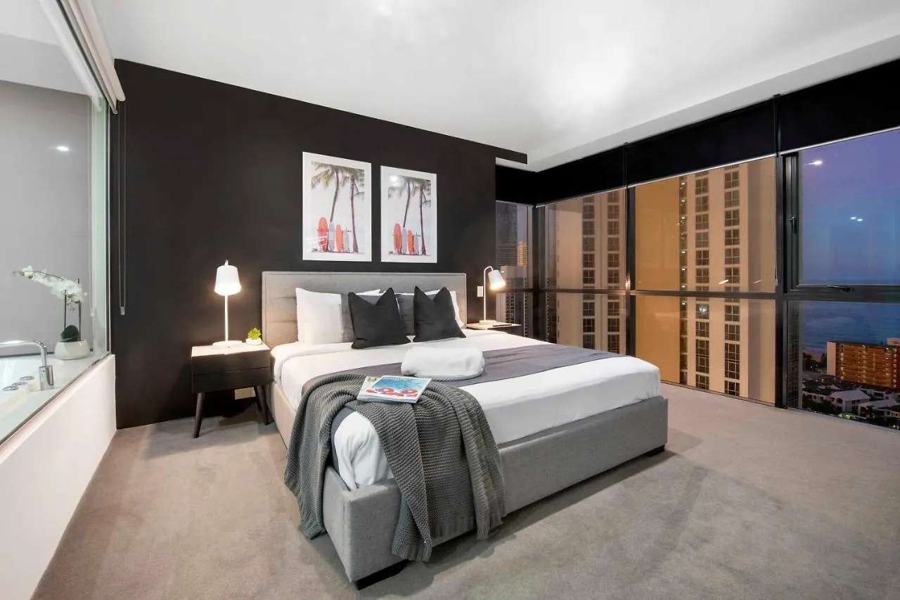 Three Bedroom Ocean View Apartments At Circle On Cavill - One Free Parking! - Self Contained & Privately Managed - Wow Stay Gold Coast