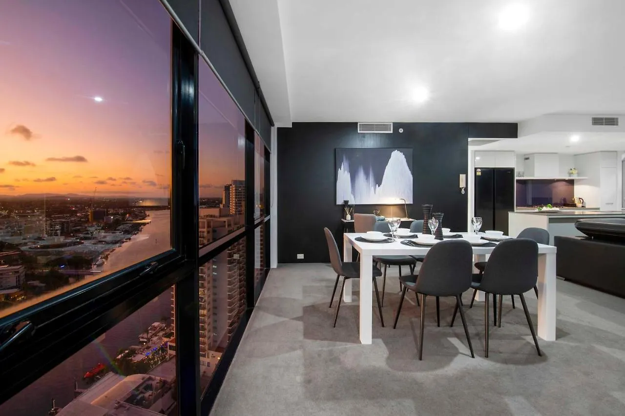 Three Bedroom Ocean View Apartments At Circle On Cavill - One Free Parking! - Self Contained & Privately Managed - Wow Stay Gold Coast