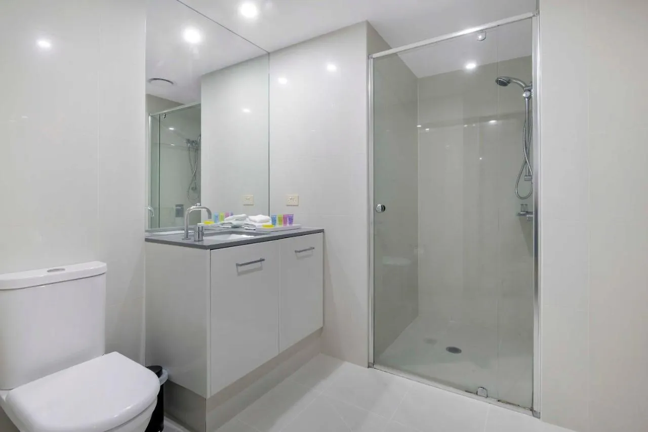 Three Bedroom Ocean View Apartments At Circle On Cavill - One Free Parking! - Self Contained & Privately Managed - Wow Stay Gold Coast