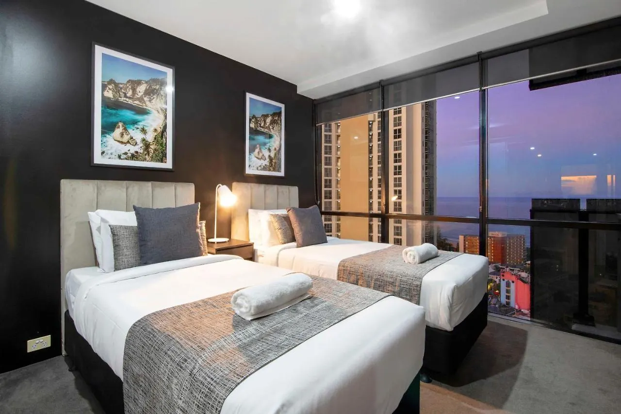 Three Bedroom Ocean View Apartments At Circle On Cavill - One Free Parking! - Self Contained & Privately Managed - Wow Stay Gold Coast