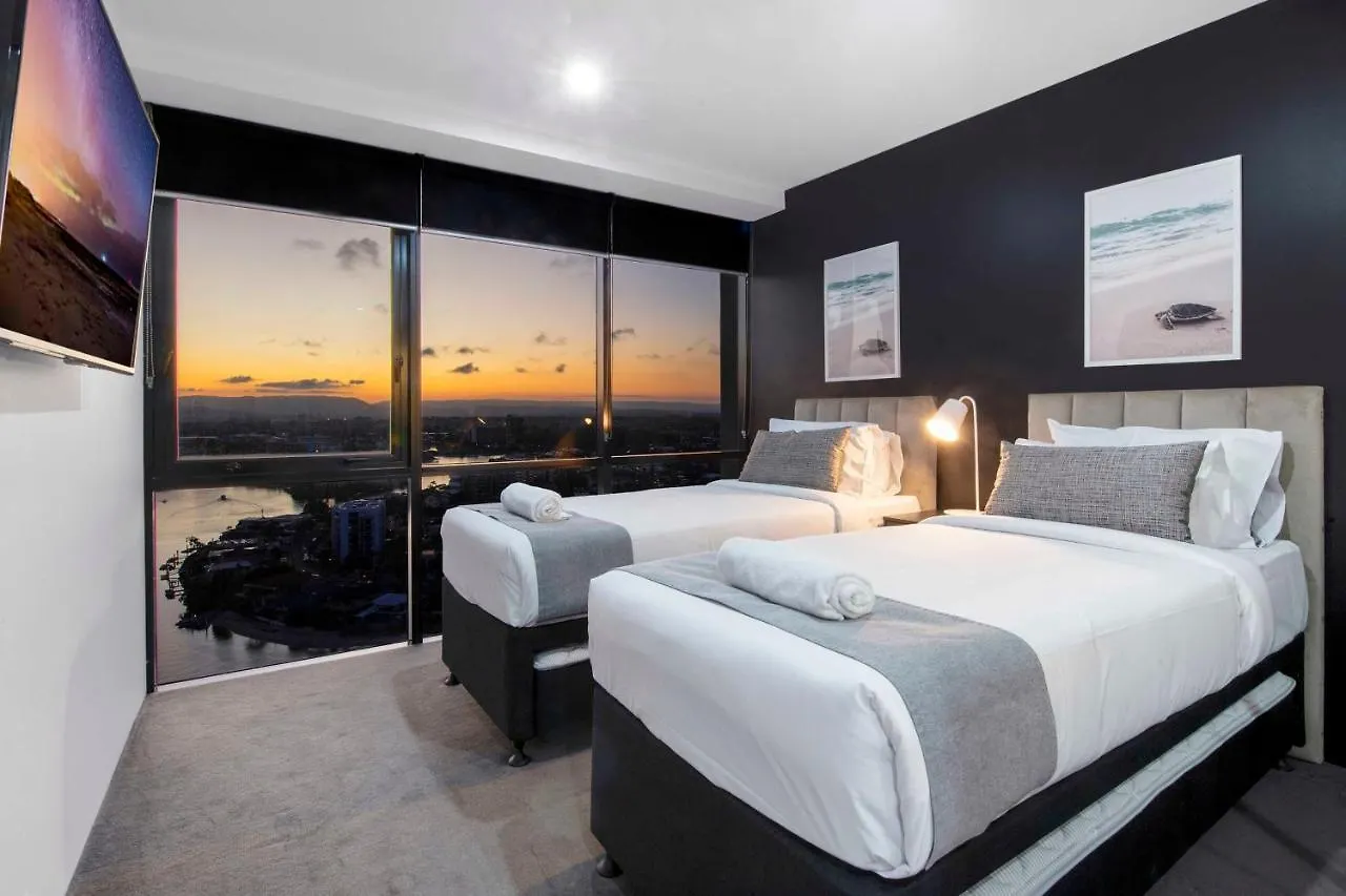 Three Bedroom Ocean View Apartments At Circle On Cavill - One Free Parking! - Self Contained & Privately Managed - Wow Stay Gold Coast 0*,