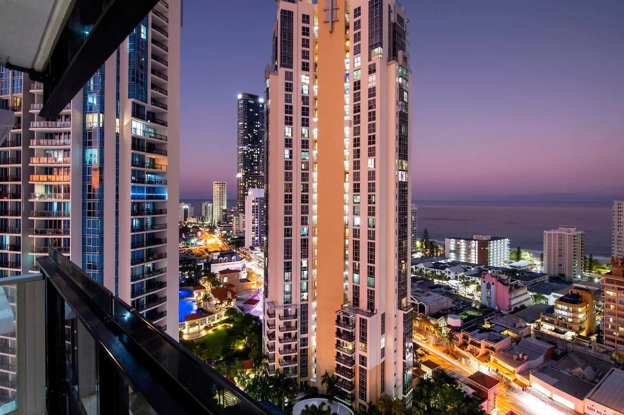 Three Bedroom Ocean View Apartments At Circle On Cavill - One Free Parking! - Self Contained & Privately Managed - Wow Stay Gold Coast
