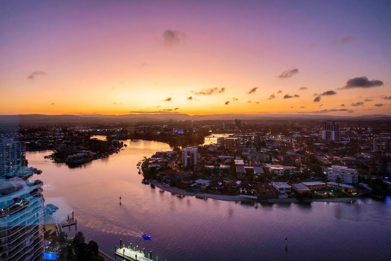Three Bedroom Ocean View Apartments At Circle On Cavill - One Free Parking! - Self Contained & Privately Managed - Wow Stay Gold Coast Australia