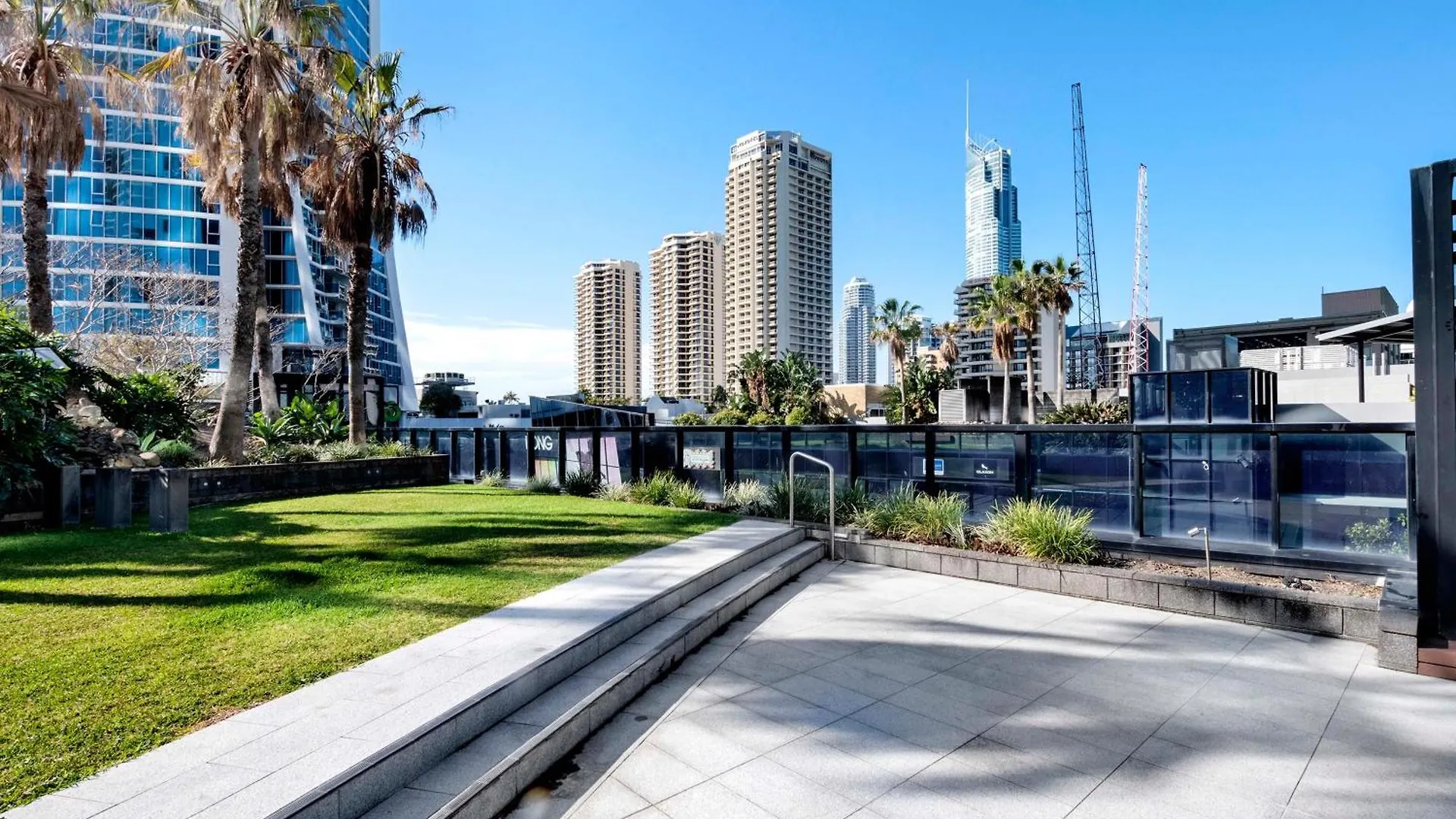 Three Bedroom Ocean View Apartments At Circle On Cavill - One Free Parking! - Self Contained & Privately Managed - Wow Stay Gold Coast 0*,  Australia