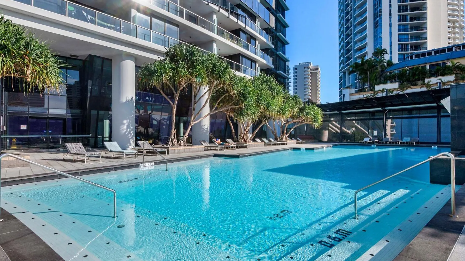 Three Bedroom Ocean View Apartments At Circle On Cavill - One Free Parking! - Self Contained & Privately Managed - Wow Stay Gold Coast