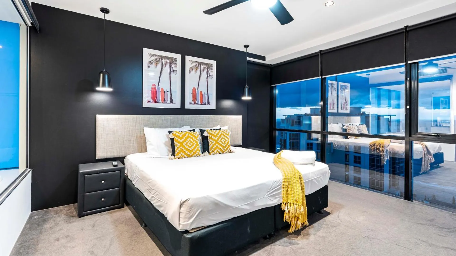 Three Bedroom Ocean View Apartments At Circle On Cavill - One Free Parking! - Self Contained & Privately Managed - Wow Stay Gold Coast 0*,
