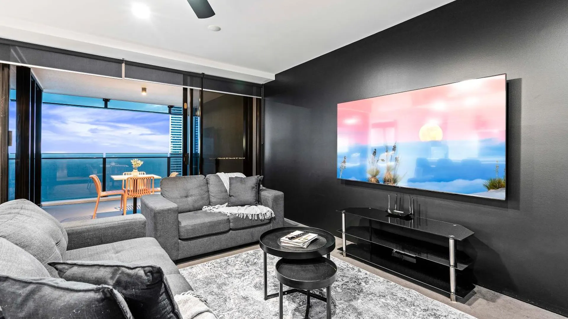 Three Bedroom Ocean View Apartments At Circle On Cavill - One Free Parking! - Self Contained & Privately Managed - Wow Stay Gold Coast Australia