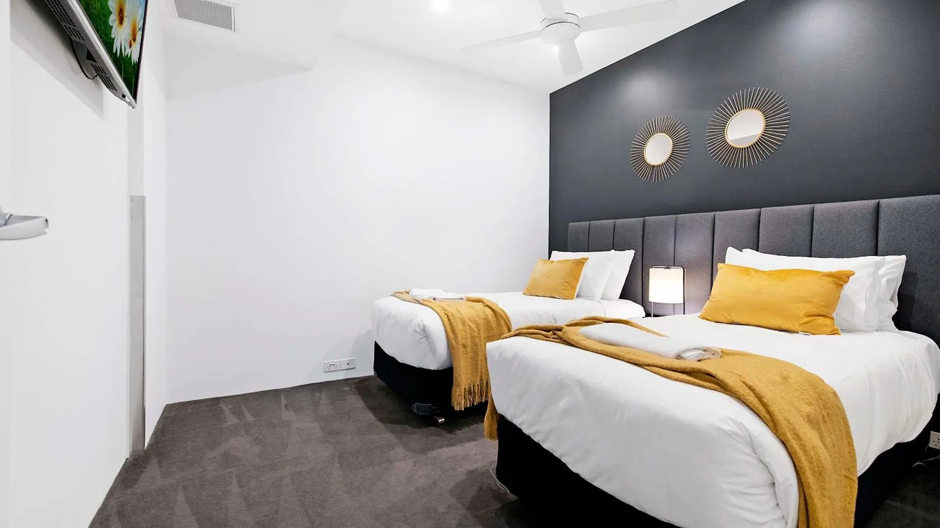 Three Bedroom Ocean View Apartments At Circle On Cavill - One Free Parking! - Self Contained & Privately Managed - Wow Stay Gold Coast 0*,  Australia
